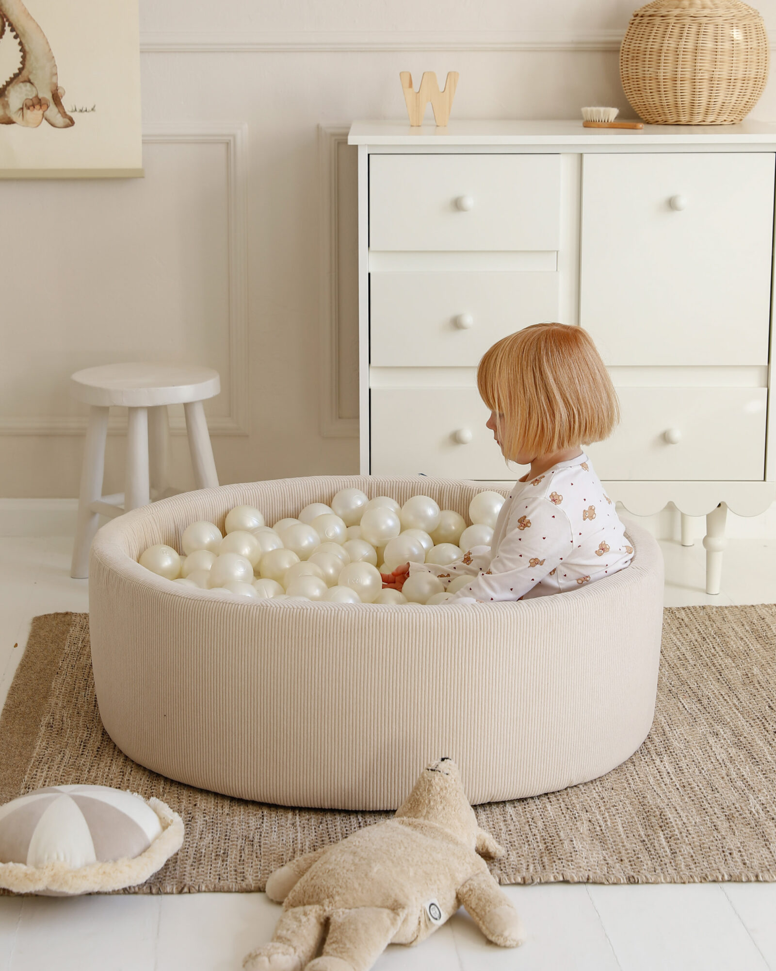 Piankowy plac zabaw Alto + basen z kulkami Cream – dodatkowe ujęcie.