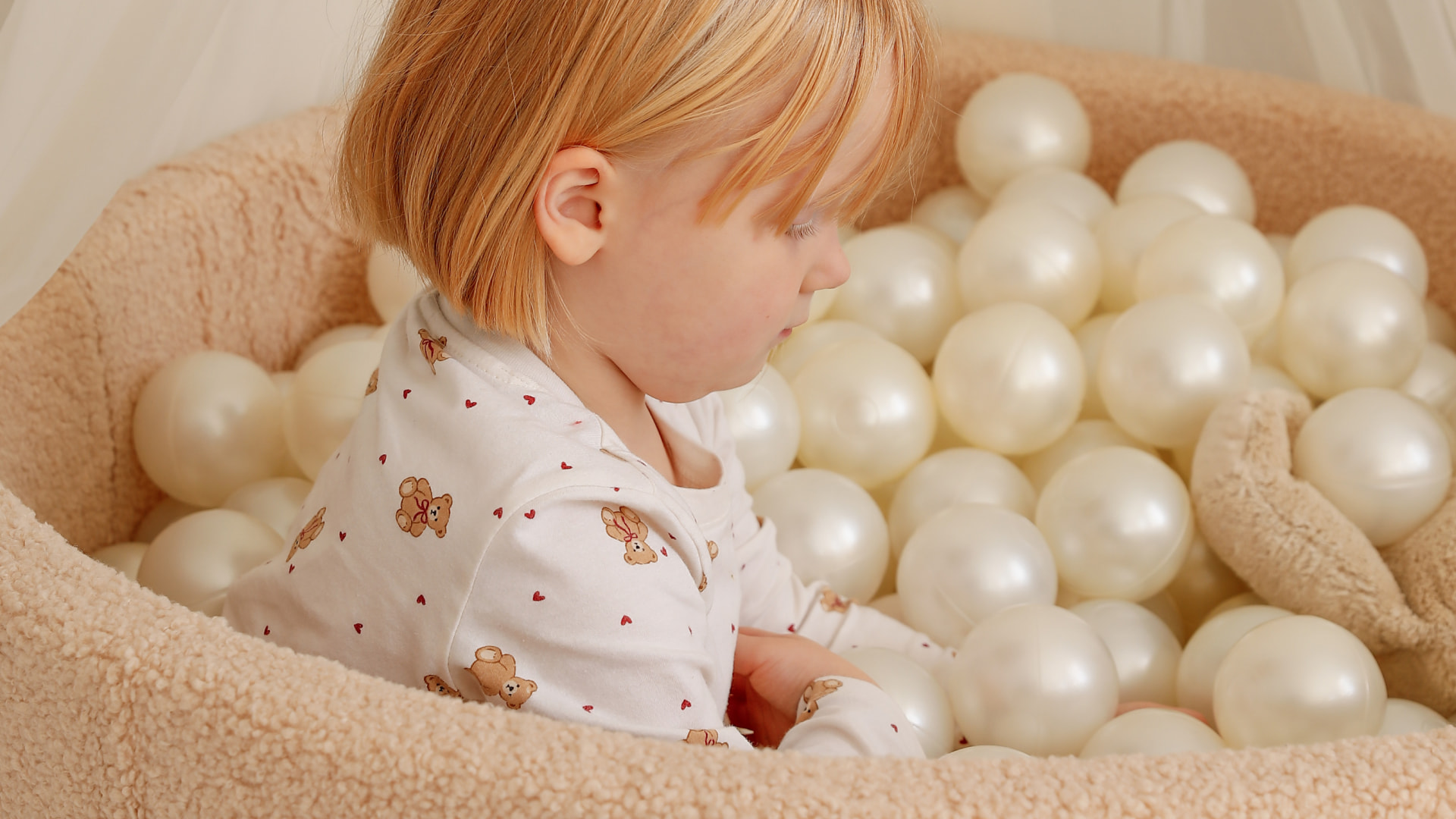 Suchy basen z kulkami Teddy Latte – codzienna zabawa.