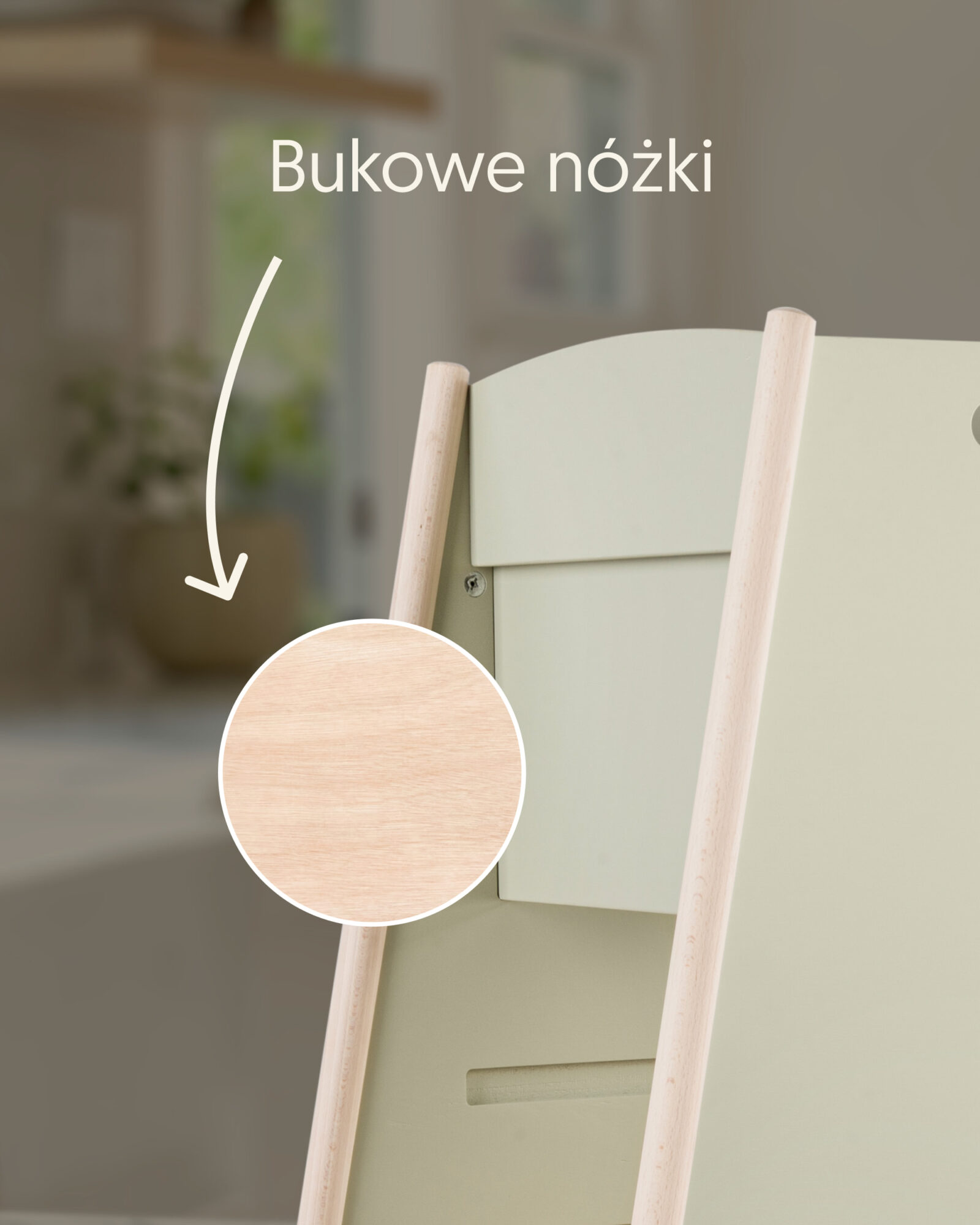Kitchen Helper Mlumo w kolorze łąkowy – zbliżenie na bukowe nóżki i próbkę drewna.