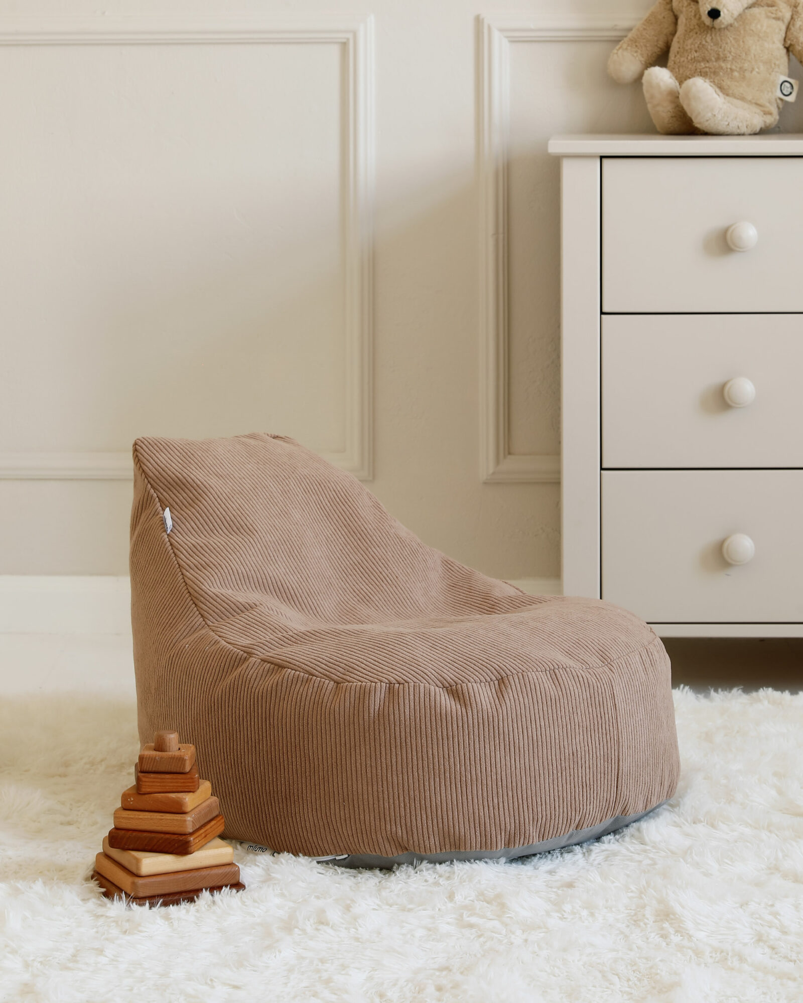 Pufa w domowym wnętrzu. Pufa Bean Bag Mocha.