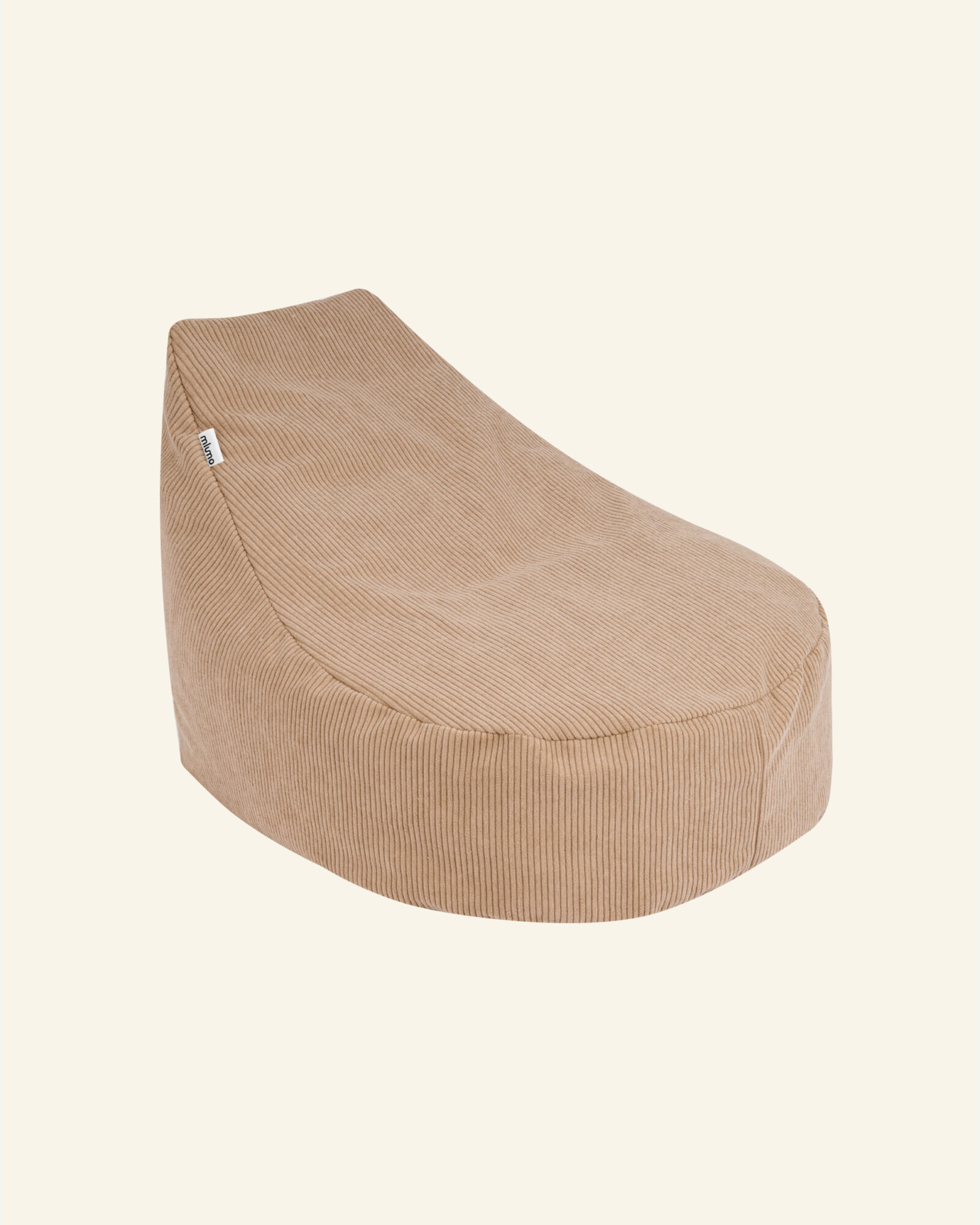 Pufa na jasnym tle. Pufa Bean Bag Mocha.