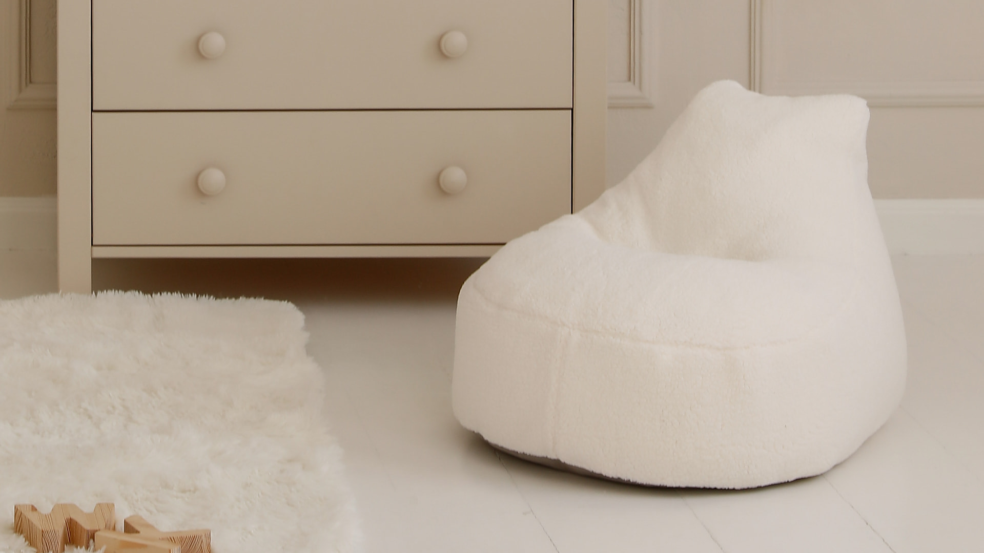 Pufa w codziennym użytkowaniu. Pufa Bean Bag Teddy Cloud.